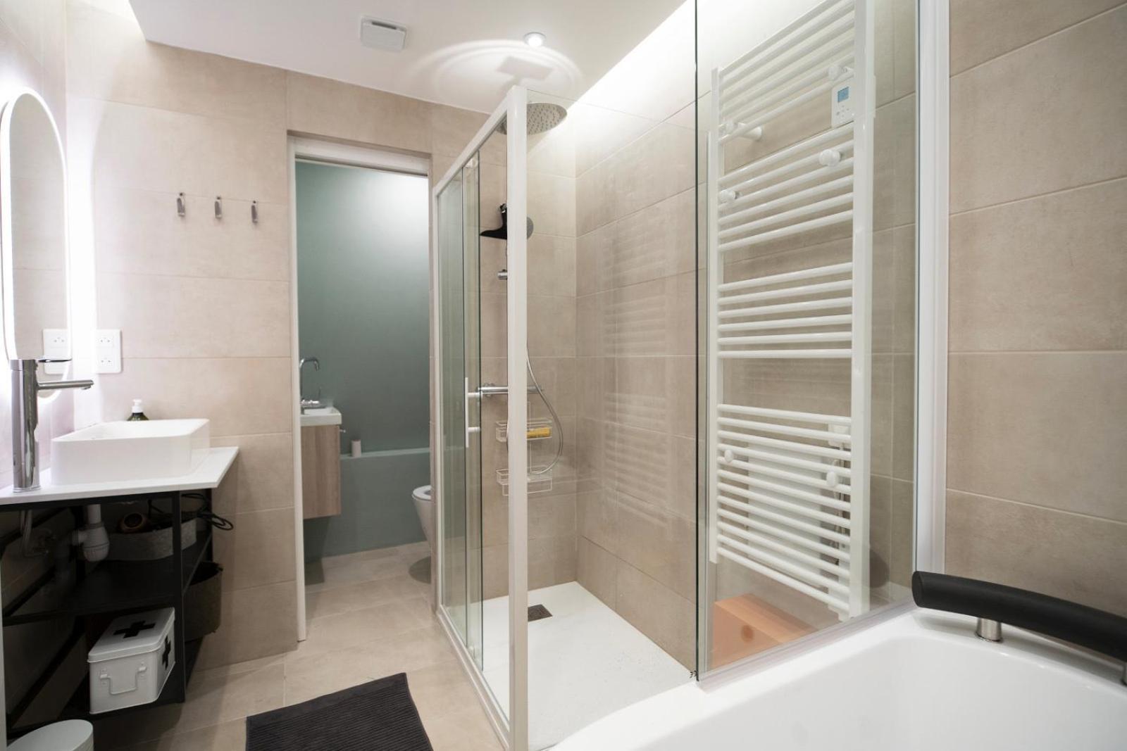Bel Appartement Type Chalet Avec Balneo Et Jardin Greolieres Exterior photo